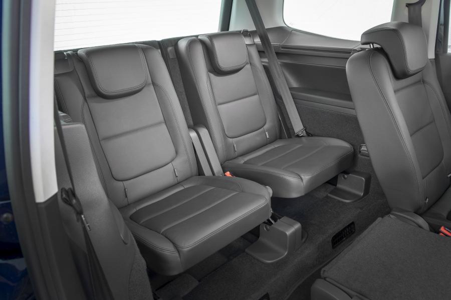 Интерьер Seat Alhambra Xcellence (7N) 2018 года  (UK) (фото 27 из 40)